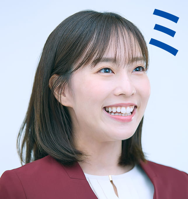 女性が「ミ」と発言している。