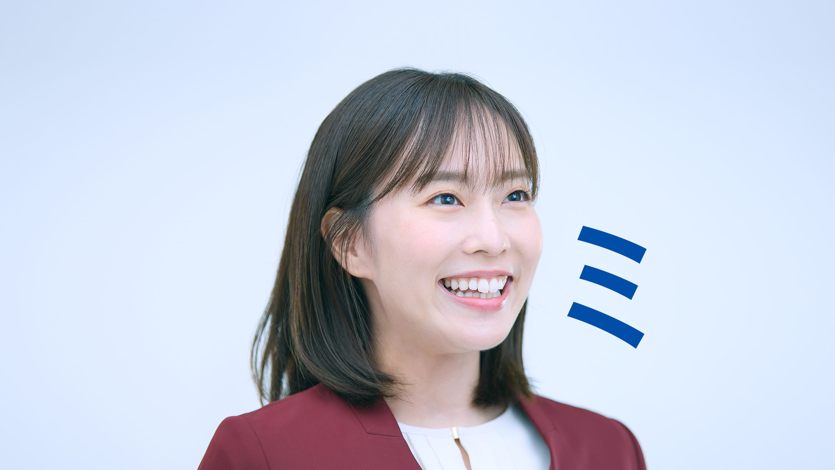 女性が「ミ」と発言している。