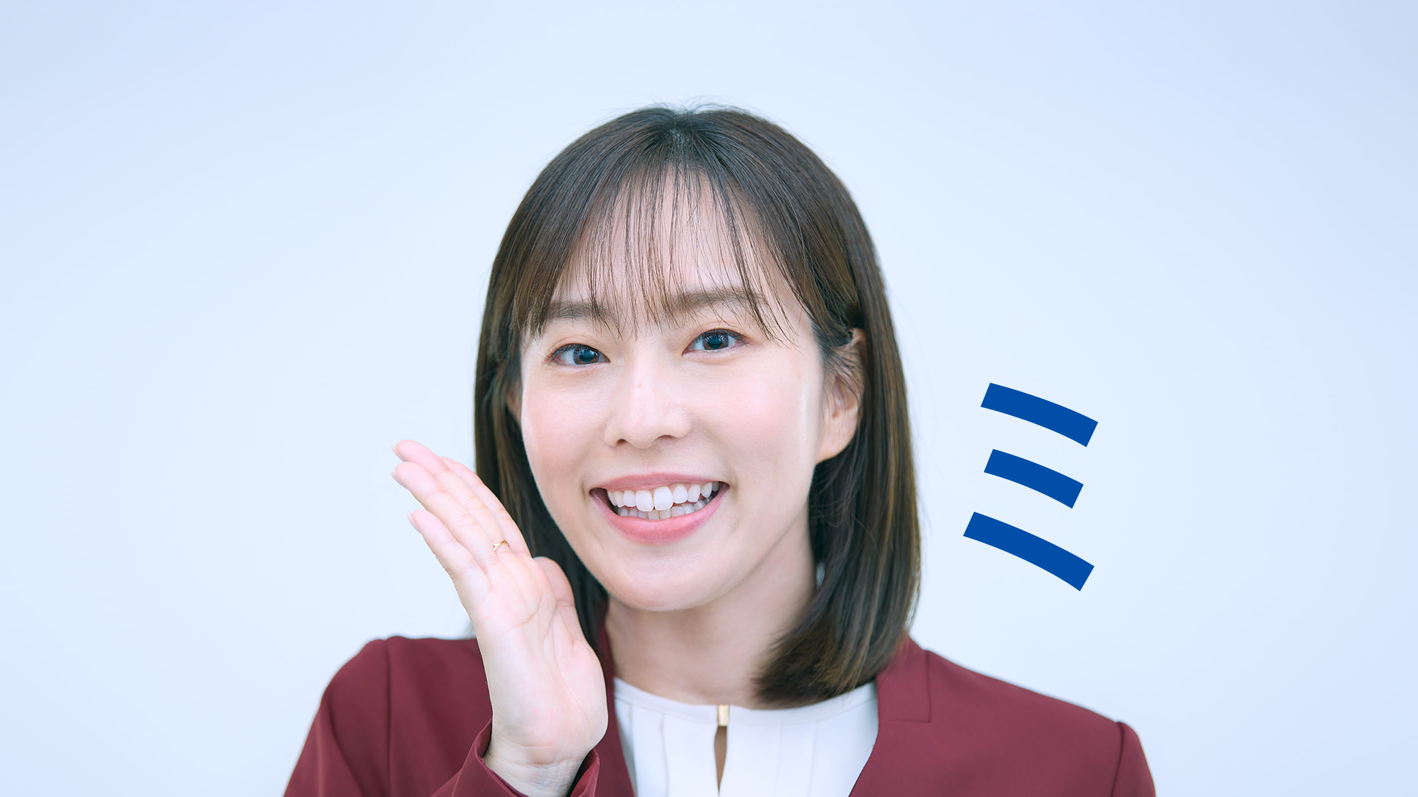 女性が「ミ」と発言している。
