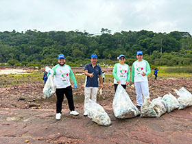 清掃活動の様子