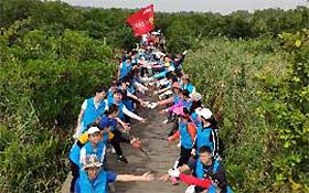 画像:清掃活動(中国・珠海工場)