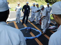 画像：浜松工場危険物倉庫の訓練の様子