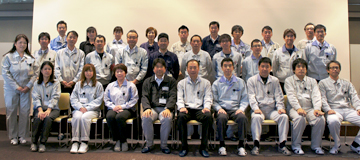 画像：2014年度のISO 14001内部監査員養成研修の講師および受講者