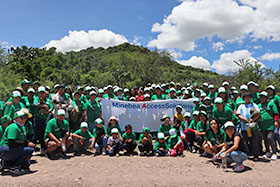 Group photo of the volunteers..