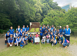 Group photo of the volunteers.