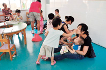 image : Employee volunteers who visited welfare facilities