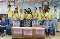 image : Employee volunteers who visited welfare facilities
