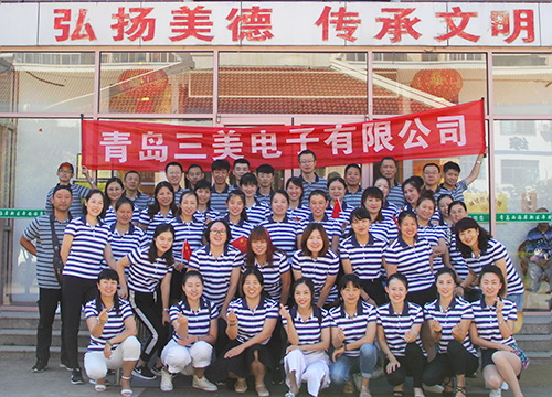 image : Employees of Qingdao Mitsumi Electronics who visited a welfare facility for the elderly