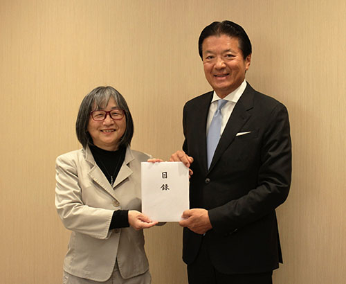 image : The Presentation Ceremony For The Donation Certificate